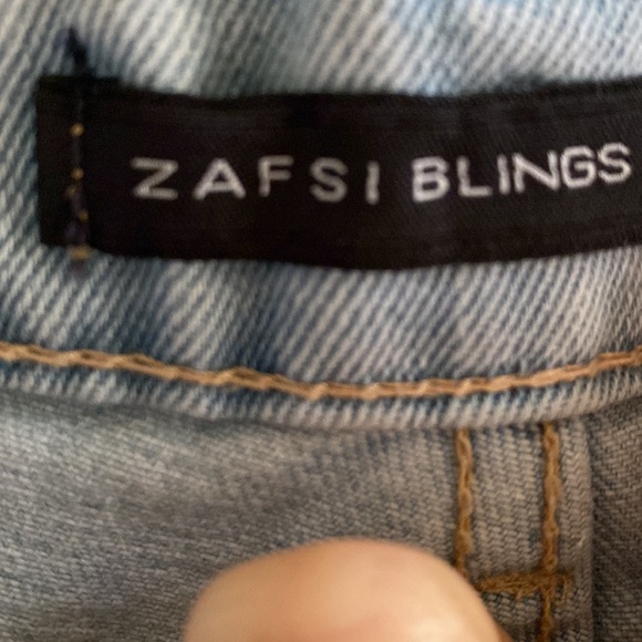 ZAFSI BLINGS Floral Embroidered Mom Jeans - Picture 5 of 10